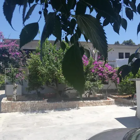 Apartment Niko Jelsa (Hvar)