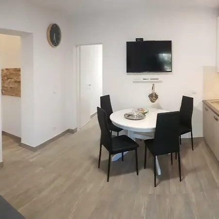 Apartment Niko Jelsa (Hvar)